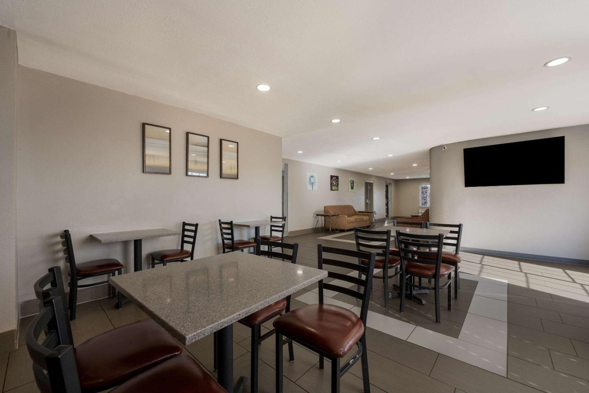 Quality Inn University Area Фармвілл Екстер'єр фото