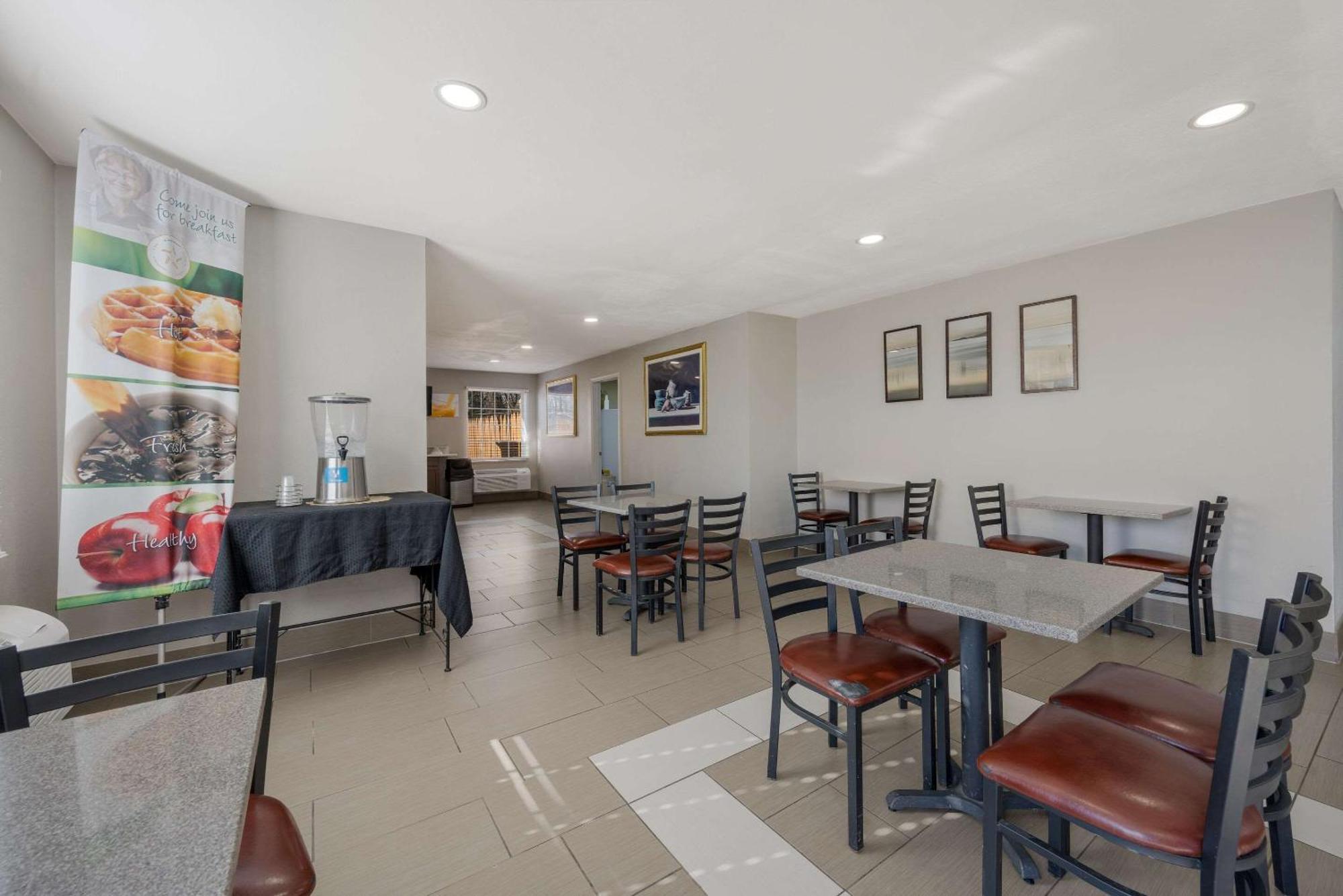 Quality Inn University Area Фармвілл Екстер'єр фото