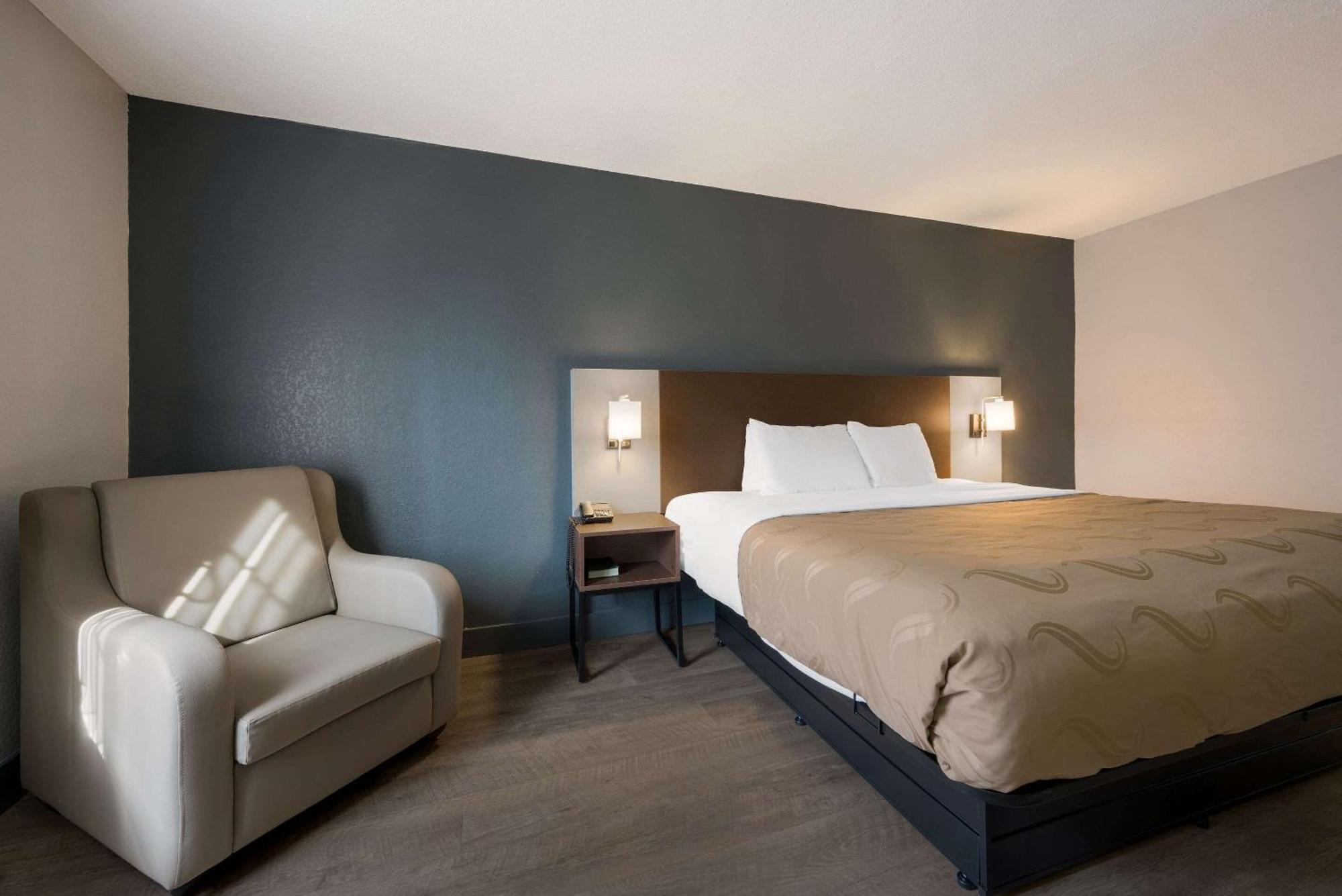Quality Inn University Area Фармвілл Екстер'єр фото