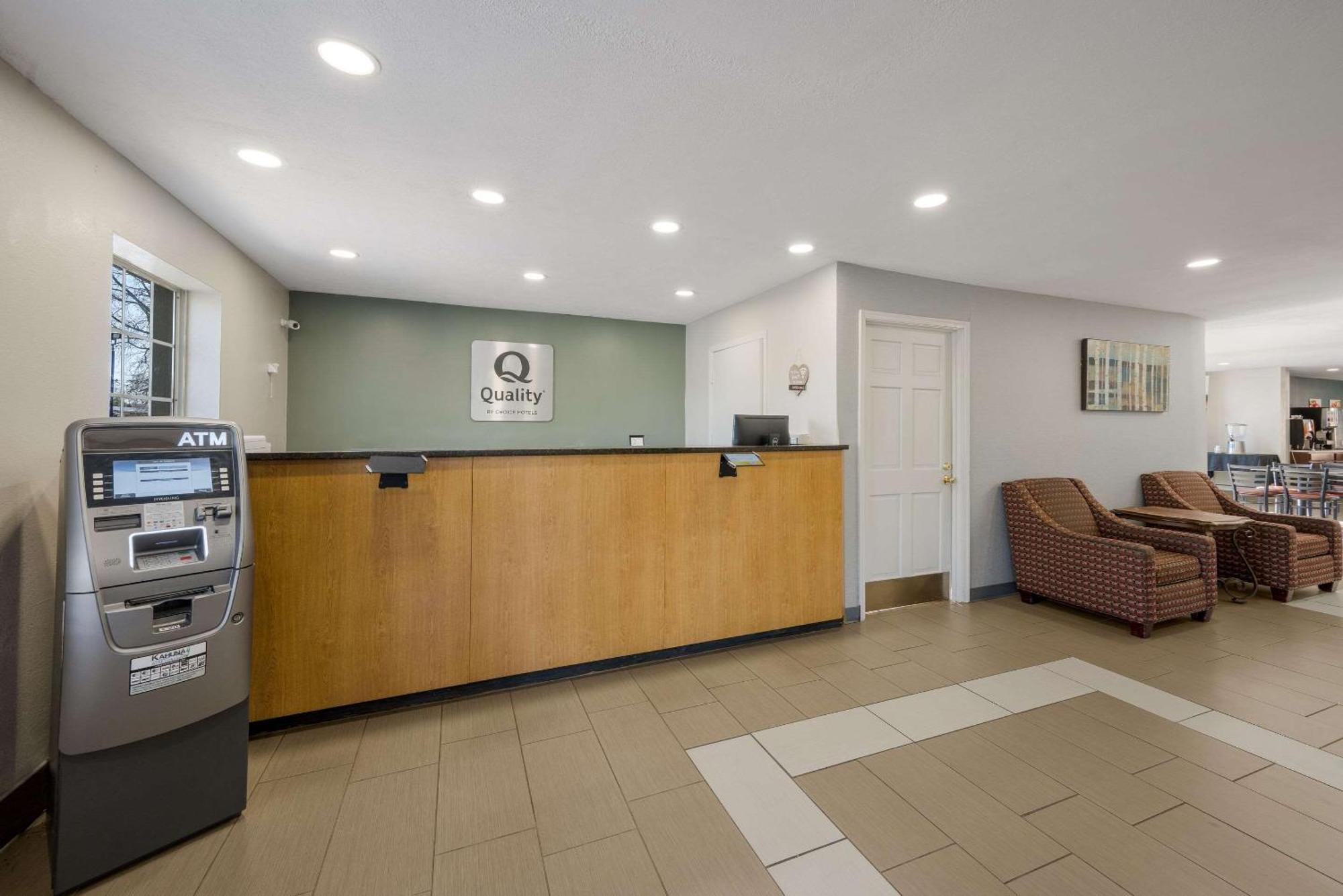 Quality Inn University Area Фармвілл Екстер'єр фото