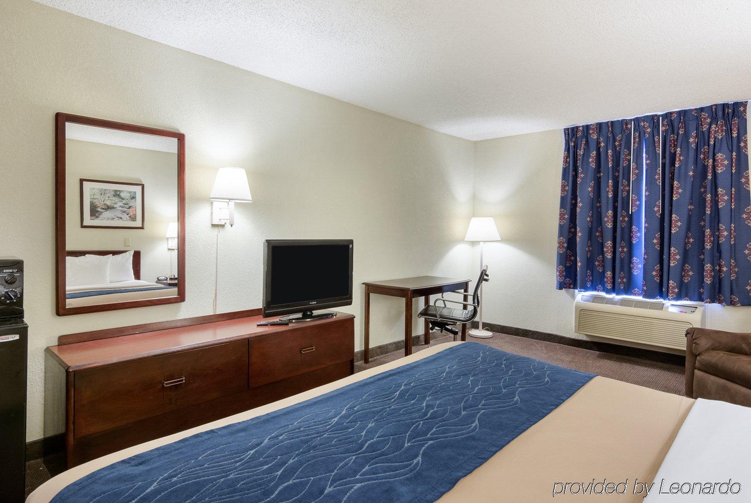 Quality Inn University Area Фармвілл Екстер'єр фото